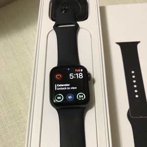 Series 4 Apple Watch 44mm GPS + Cellular